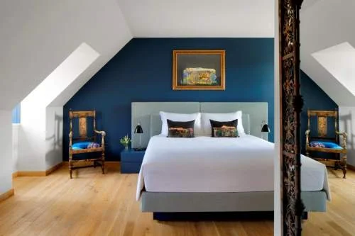 christine-clark-suite-516-bedroom-low-res